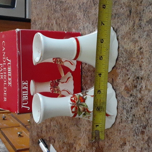 Beautiful vintage Christmas Jubilee candleholder set. - Picture 3 of 6
